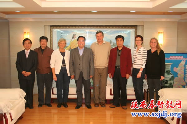 挪威圣约教会高卫格牧师一行访问陕西教会(图2)