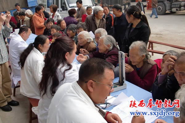 联合圣经公会来我省考察义诊事工(图3)