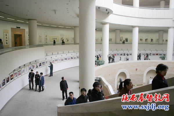 王俊牧师等参加陕西省“忆成就•展风采•促和谐”反邪教书画摄影展(图2)