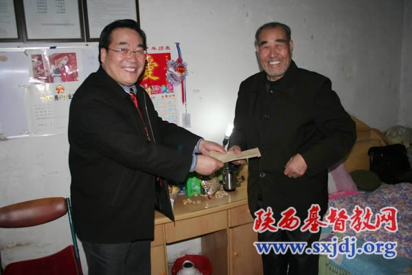 省两会负责人春节前看望教会老前辈，关心基层教牧同工(图3)