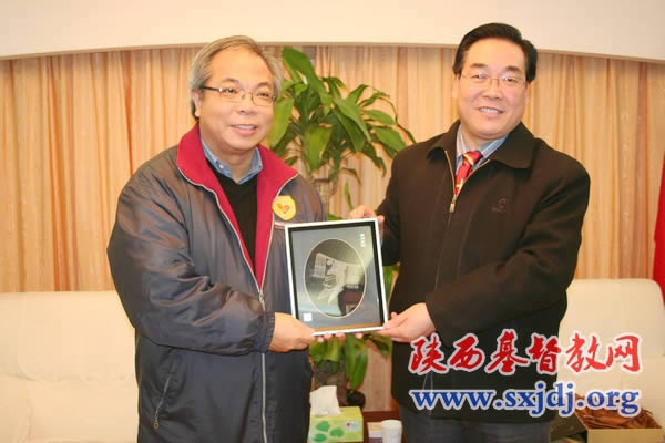 香港证主出版社总裁邓兆柏先生来访(图2)