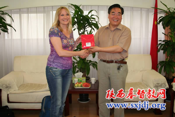 美国基督会、美国联合基督会一行访问陕西教会(图1)