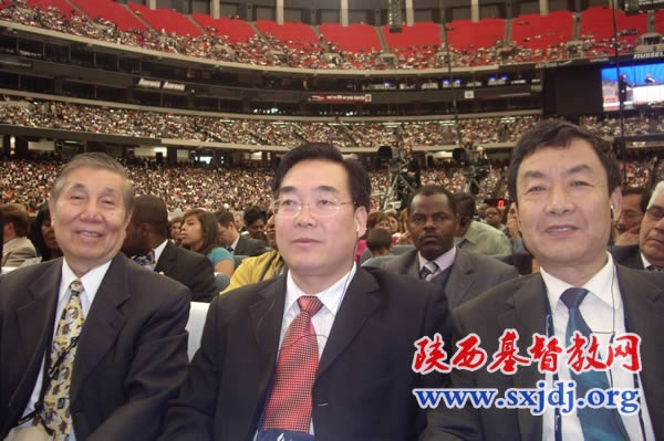 我会主席、会长王俊牧师访问美国教会(图1)