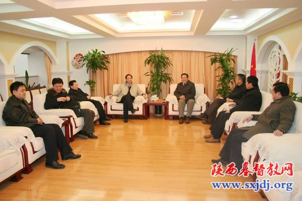 省政协副主席、省委统战部部长周一波一行来我会走访慰问