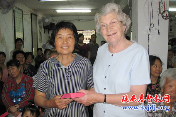 英国圣经公会一行访问陕西教会(图3)