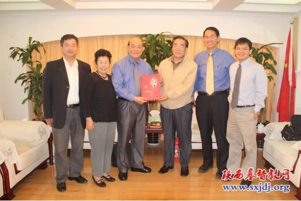 郑国治牧师一行访问陕西教会(图2)