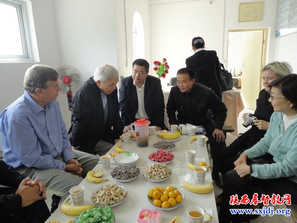 省基督教两会接待挪威圣约教会高卫格牧师一行(图3)