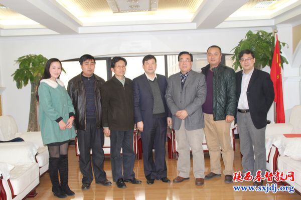 商洛市民政局侯惠邦副局长来省两会送感谢信(图3)