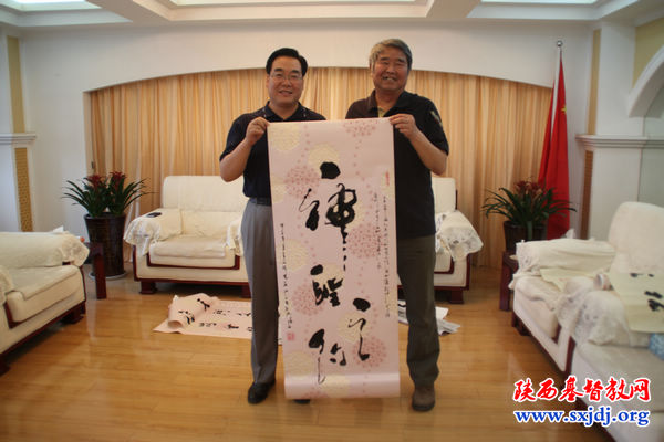 报答主恩,荣神益人——书法家刘现瑞弟兄向省基督教两会捐赠书法作品(图5)