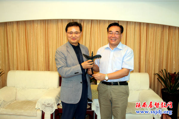 韩国上道中央教会朴逢洙牧师一行访问我省教会(图2)