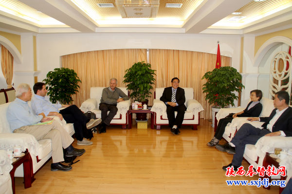 挪威教会友人韦福乐牧师等访问我省教会　　(图1)