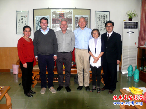 挪威教会友人韦福乐牧师等访问我省教会　　(图4)