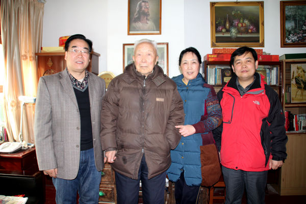 省基督教两会慰问我省教会老前辈