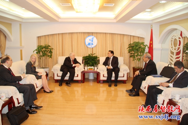 哈该学院总裁哈该博士访问省基督教两会(图1)