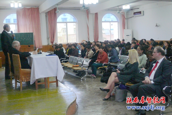 哈该学院总裁哈该博士访问省基督教两会(图3)