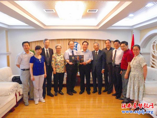 香港华人基督教联会一行5人访问我会及圣经学校(图2)