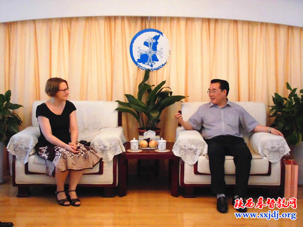 芬兰福音信义会麦林娜女士访问我会(图1)