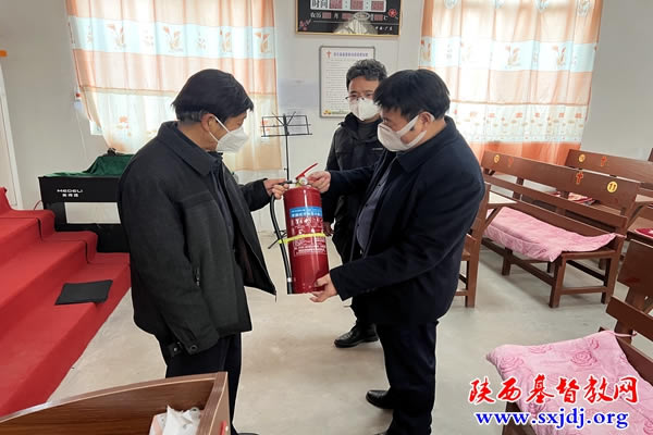 “安全检查保平安，新春慰问暖人心”——咸阳市基督教两会组织开展安全检查与新春慰问活动