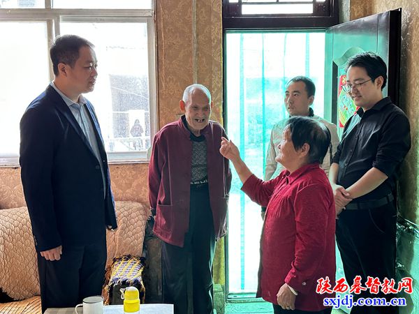 渭南市基督教两会举办敬老爱老活动