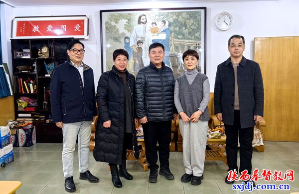 陕西圣经学校校长王红牧师接待西安市基督教青年会一行