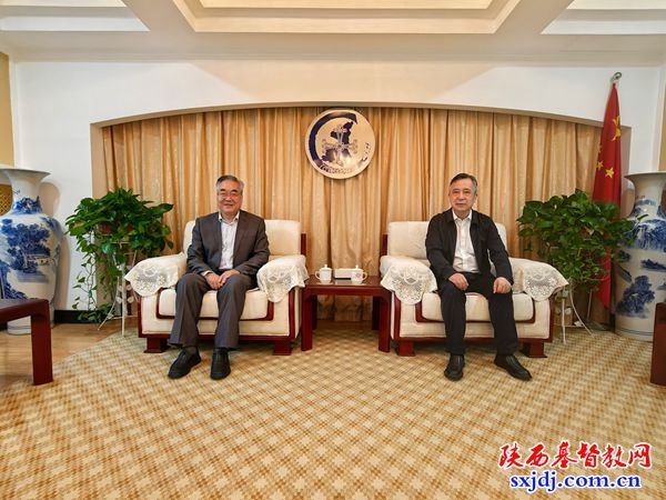 徐晓鸿牧师走访省基督教两会指导工作