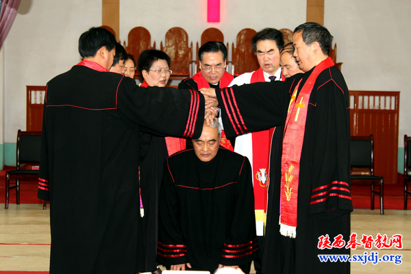 省按立圣职典礼在泾阳县基督教总堂隆重举行(图1)