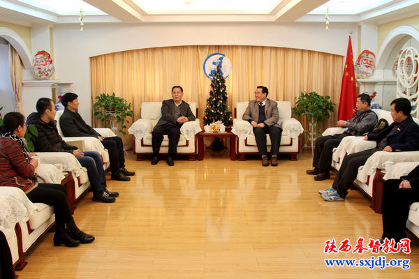 省宗教局李晓建副局长等前来我会祝贺圣诞节(图1)