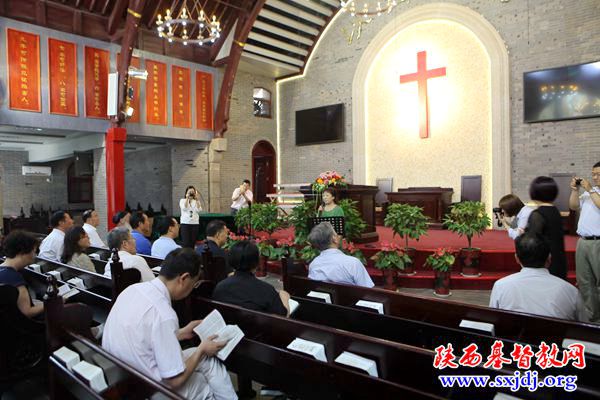 全国政协到西安东新巷教堂考察“宗教文物的保护与管理”工作