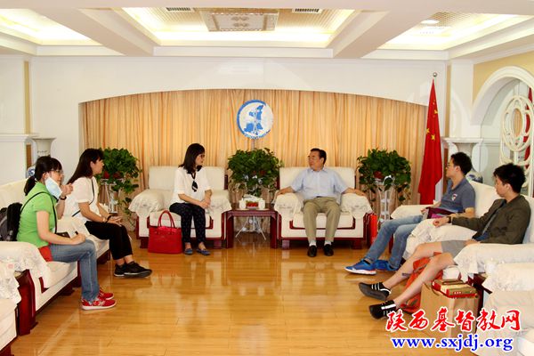 台湾中和基督之家赵德馨长老一行访问我省教会