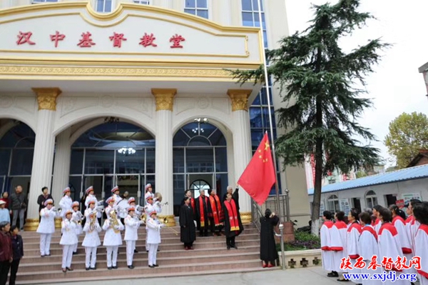 喜迎国庆 爱国爱教 全省各地教会升挂国旗(图3)