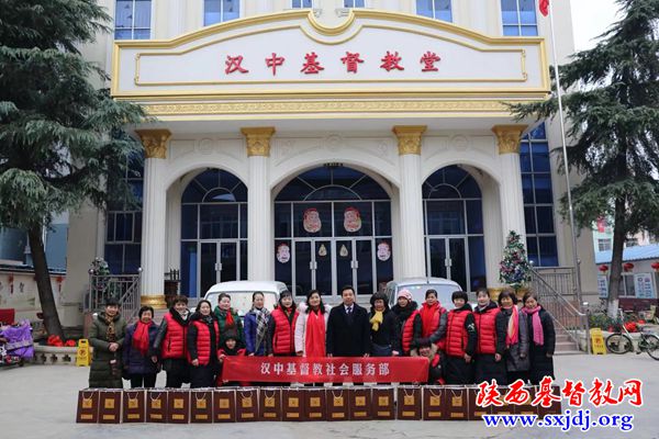 元旦送温暖 警民一家亲