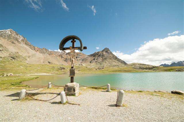 河边的敬拜(图1)