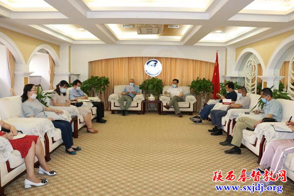 省基督教两会全体同工认真学习全国两会会议精神