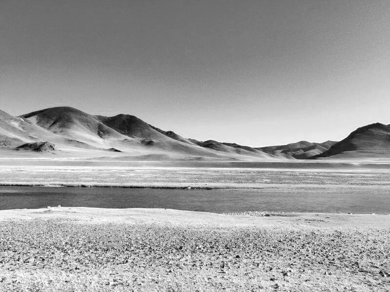 坚强留给别人，脆弱留给自己