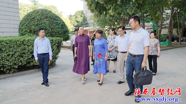 省民宗委专职委员李秦川女士一行莅临陕西圣经学校视察工作(图3)