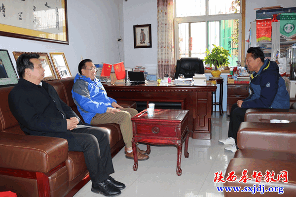 我会主席、会长王俊牧师赴三原东周儿童村检查指导爱德基金会取暖项目(图2)