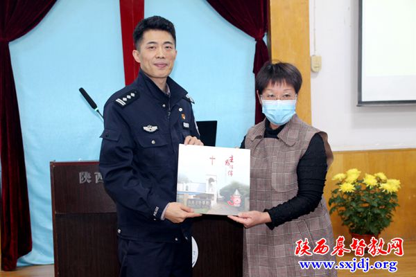 “防范电信网络诈骗宣讲”活动进校园(图2)